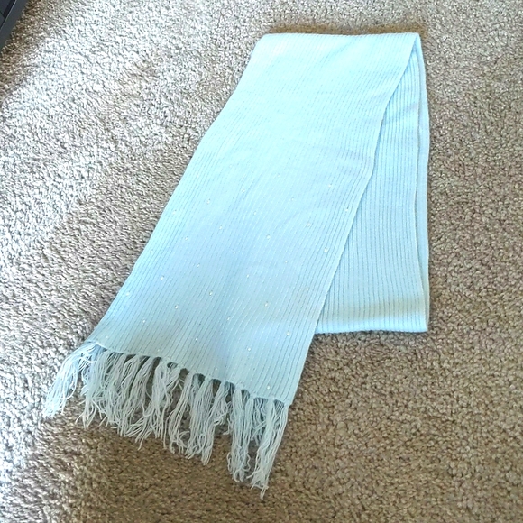 Sweater & Scarf - Picture 8 of 17